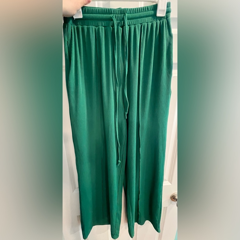 Green Sleeveless Ribbed Set - Picture 3 of 3